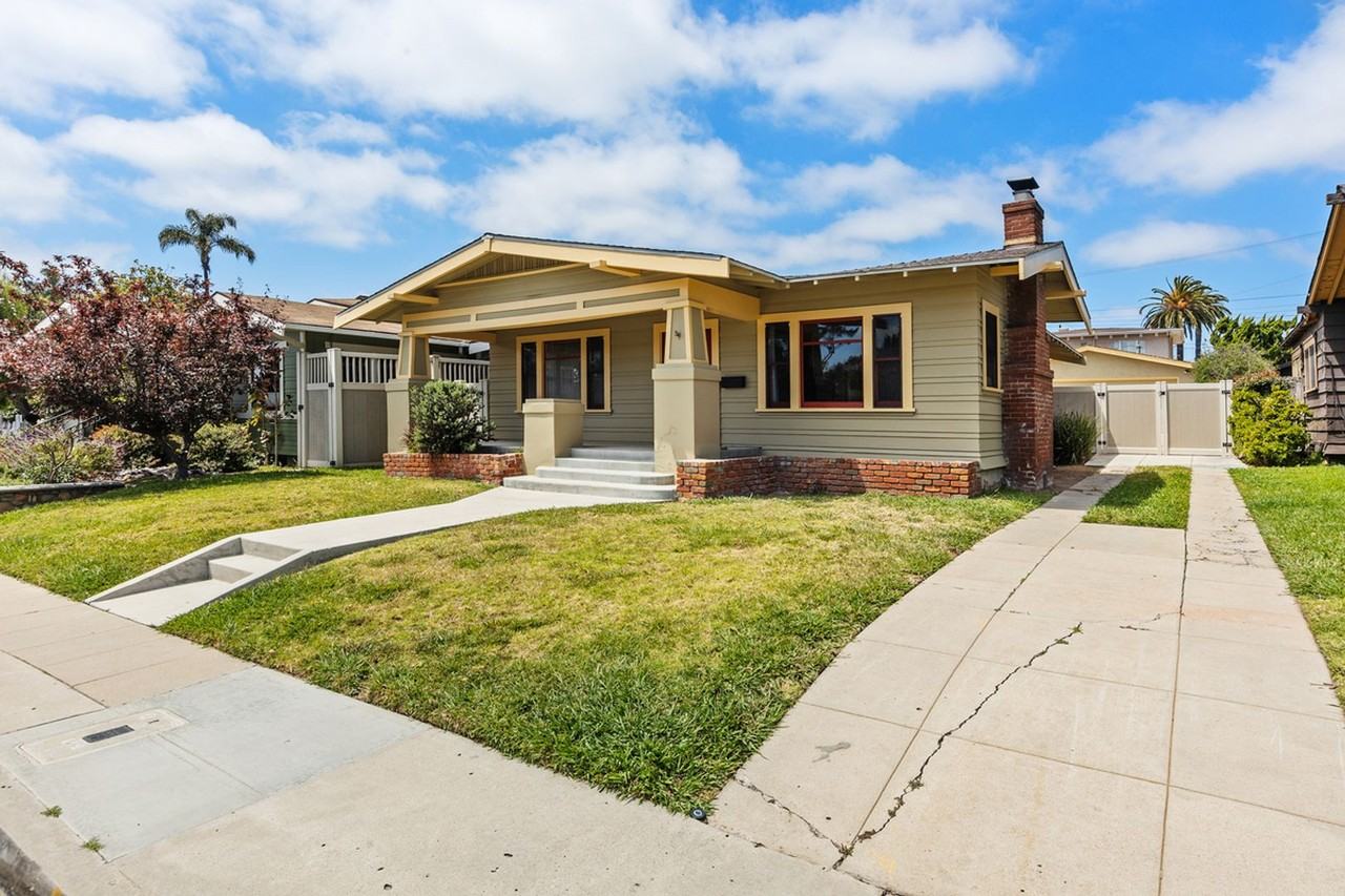 1712 Fort Stockton Dr - Photo 2 of 26