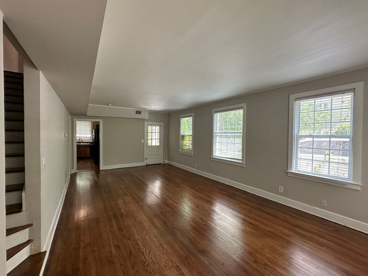 SILVER-3127-MASTIN-LANE-MAGNOLIA-254 - Photo 2 of 17