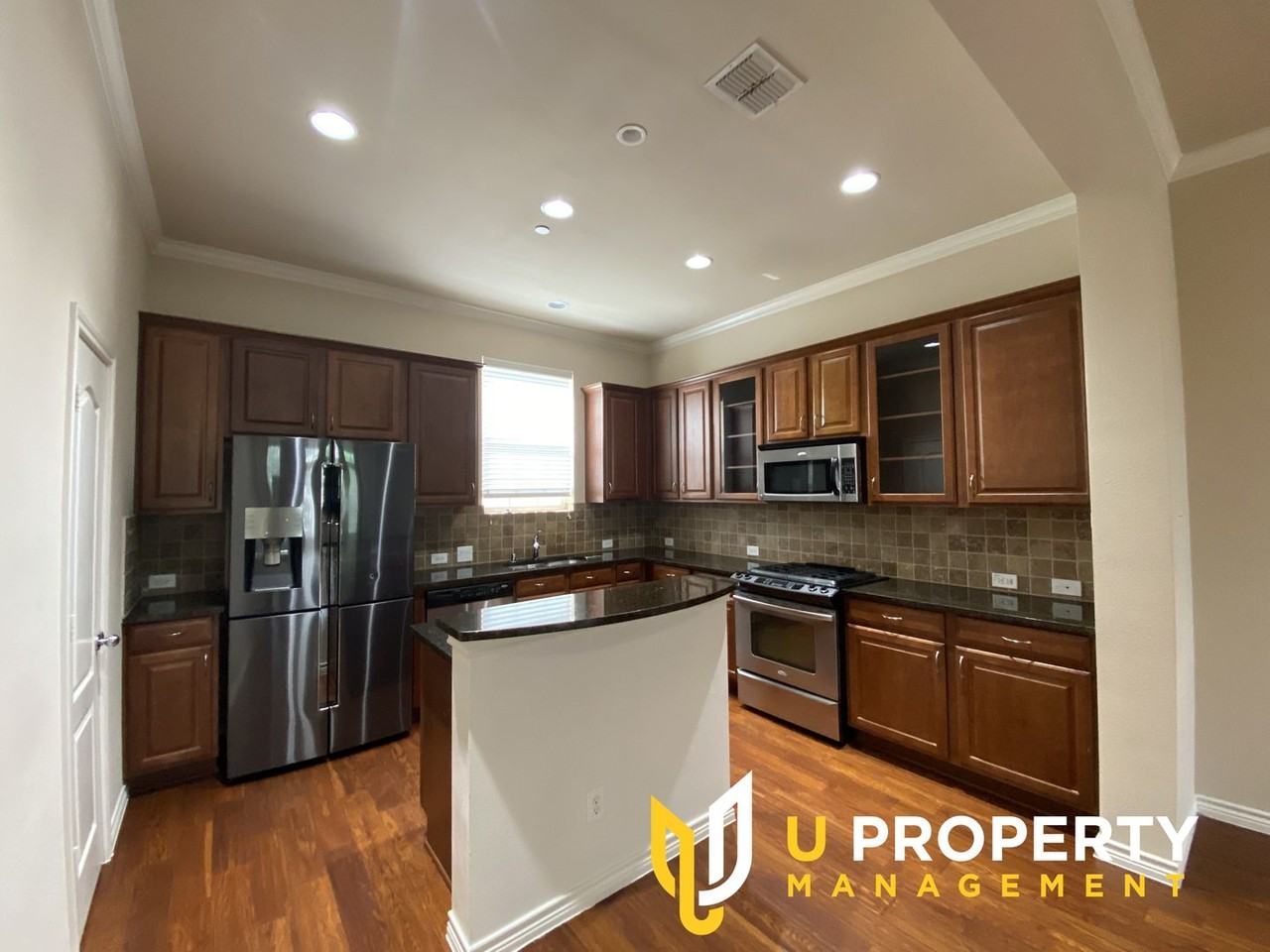 15831 Breedlove Pl - Photo 3 of 20