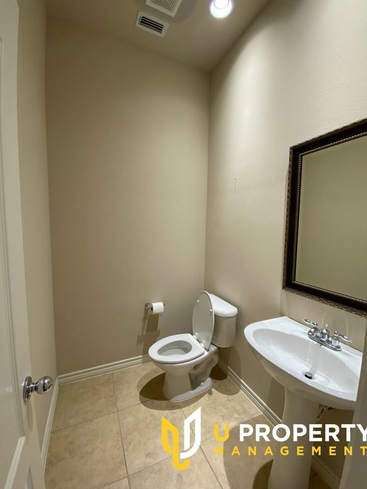 15831 Breedlove Pl - Photo 6 of 20