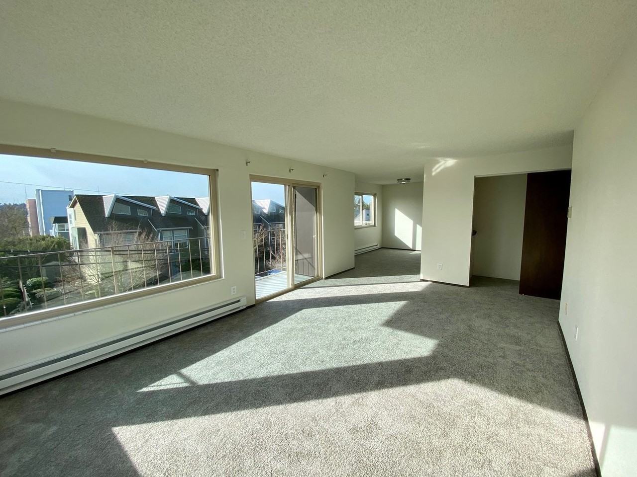 4201 - Photo 2 of 12