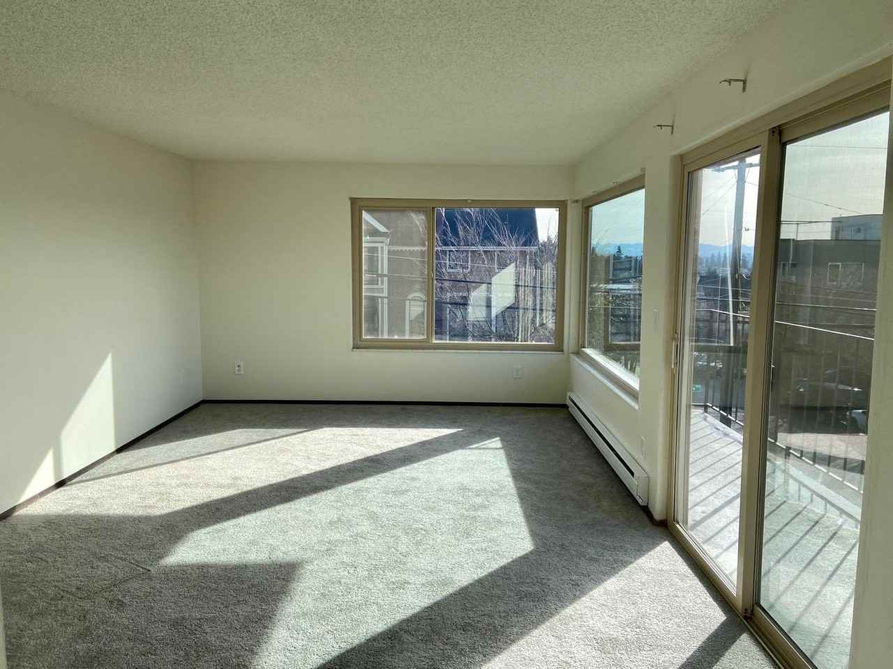 4201 - Photo 3 of 12