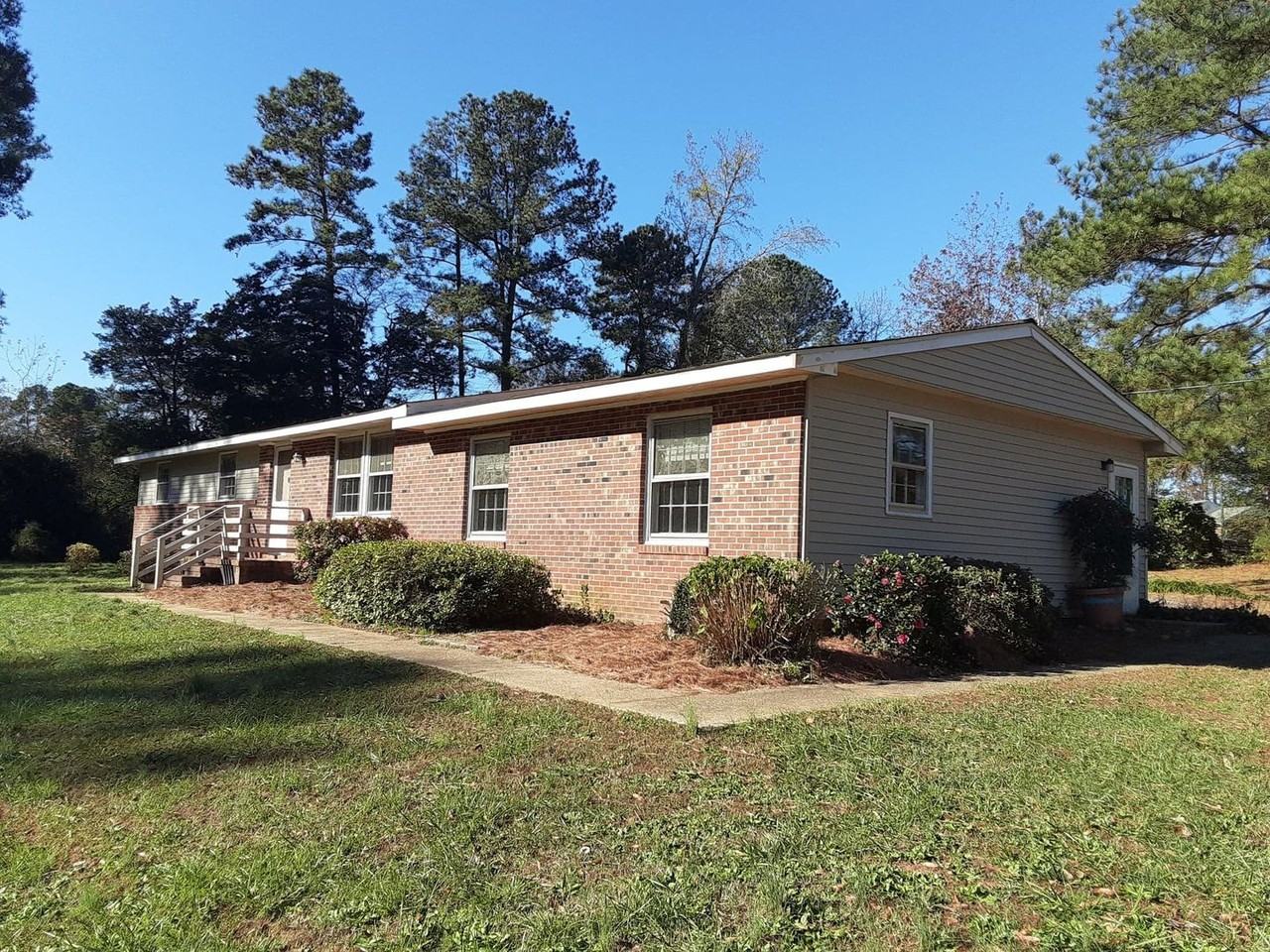 284 Ferguson Dr - Photo 2 of 31