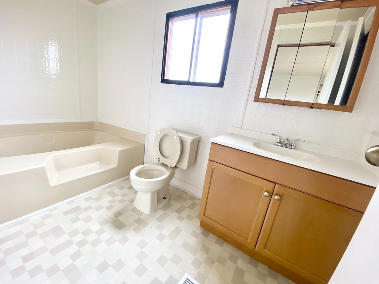 784A S Sandy Hook Rd - Photo 3 of 12