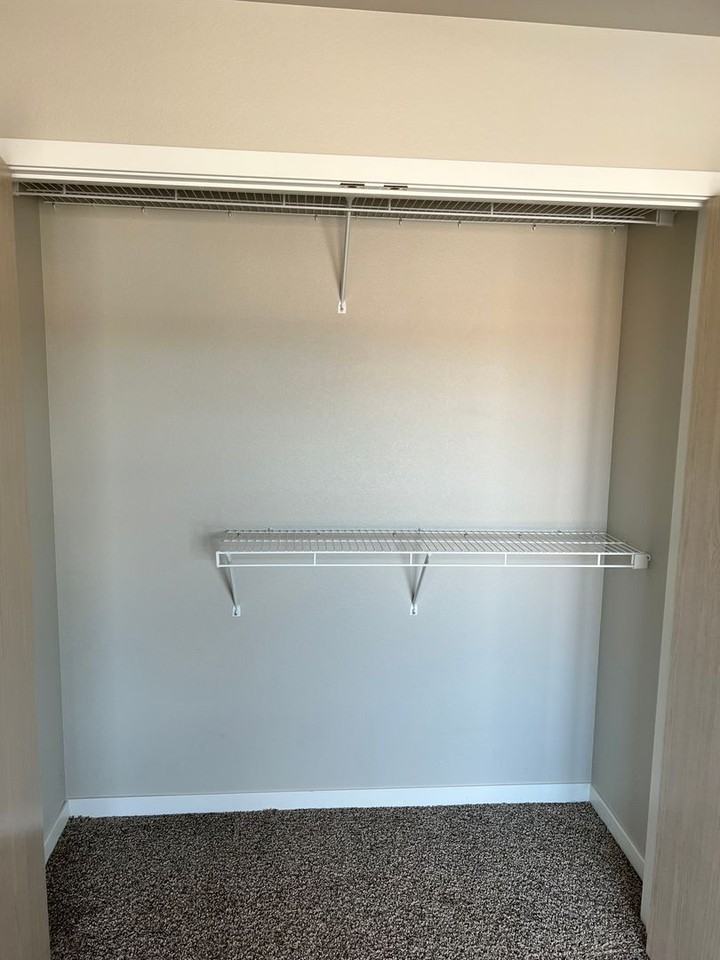 201 Holmes St E #402 - Photo 7 of 38