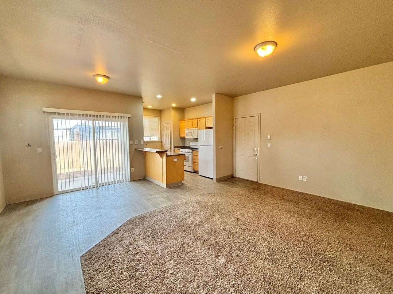 14 Se Mckinley Ave #1 - Photo 2 of 28