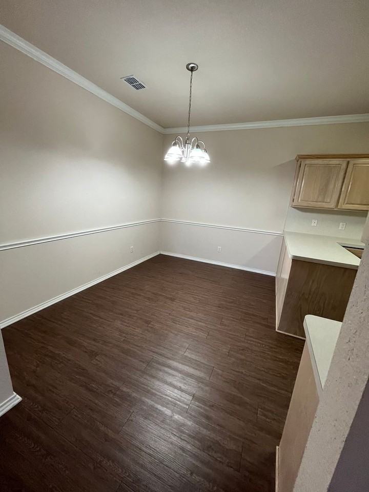 1506 W Lindsey - Photo 3 of 16