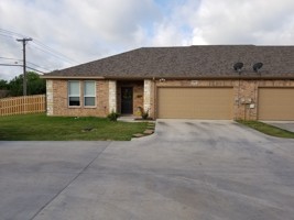 featured image of 1208 Country Club Rd