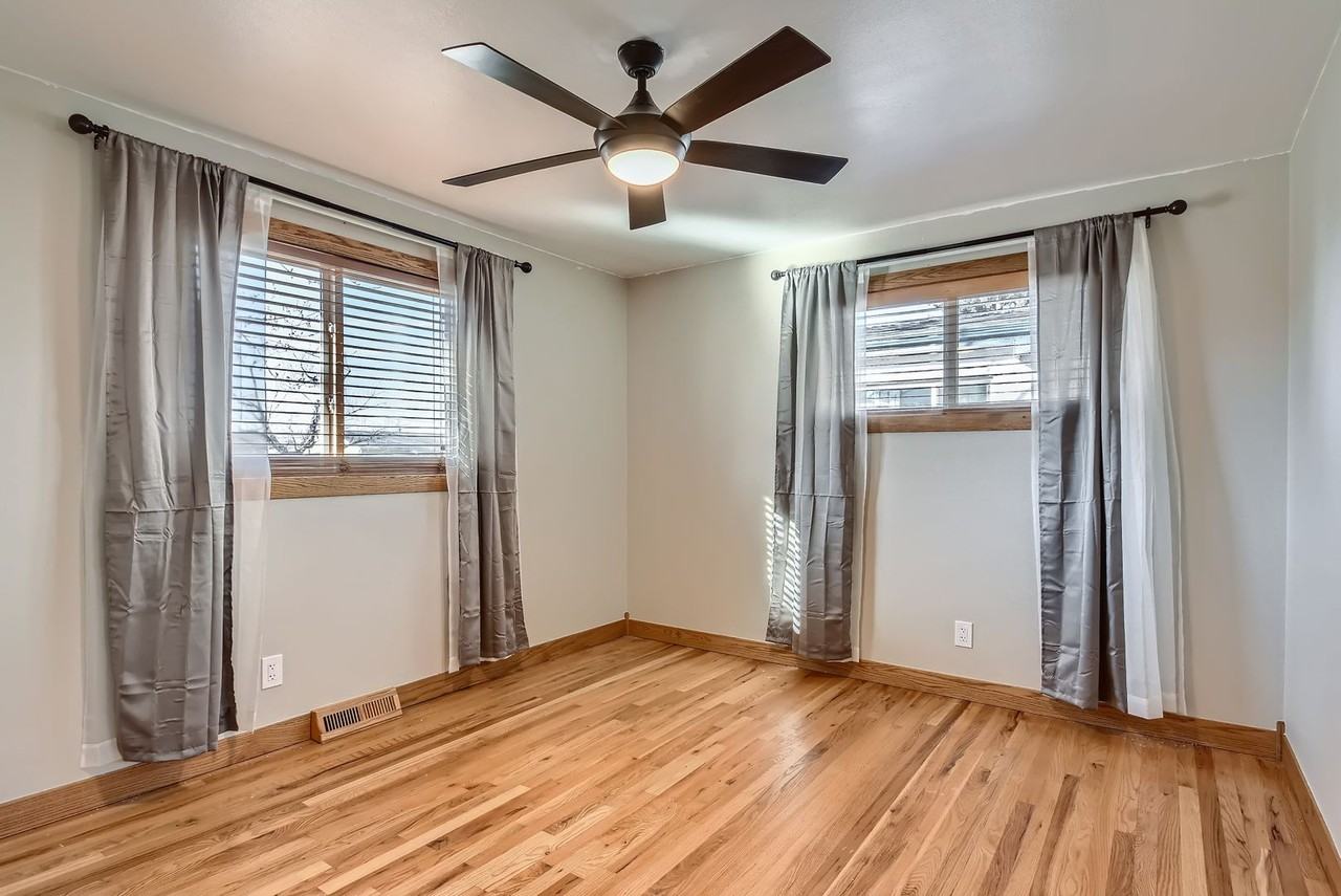 4010 S Jason St - Photo 4 of 13
