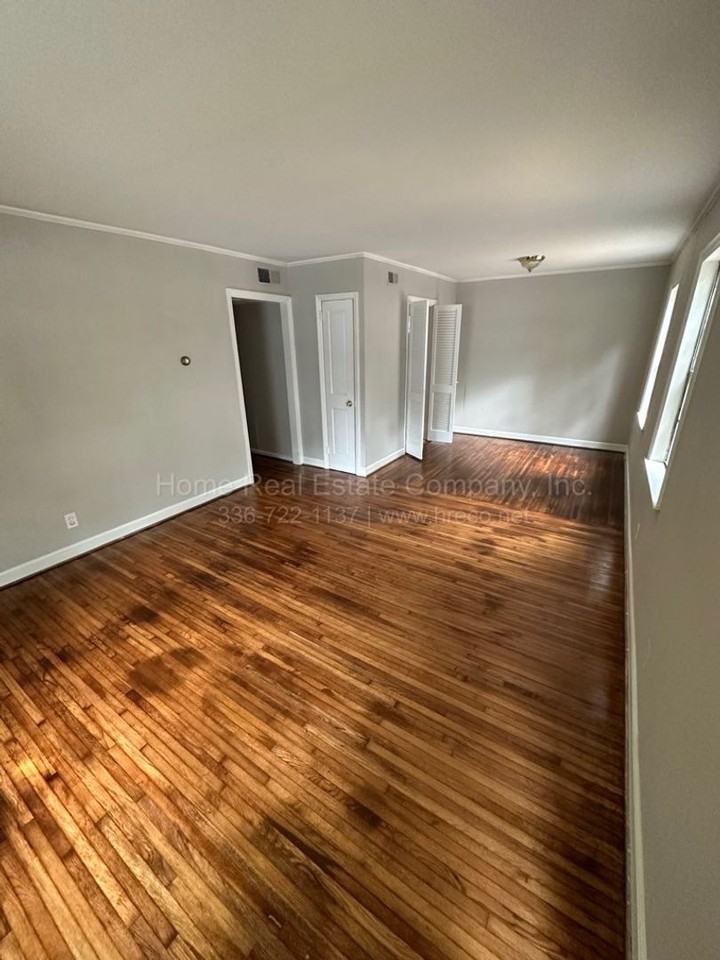 509 S Westview Dr - Photo 2 of 8