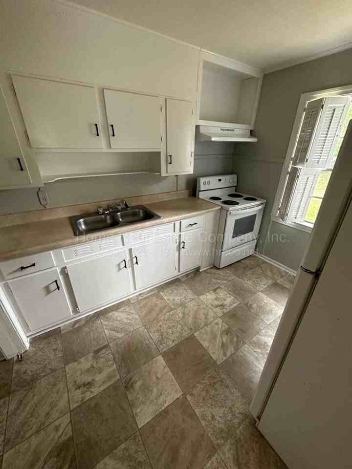 509 S Westview Dr - Photo 3 of 8