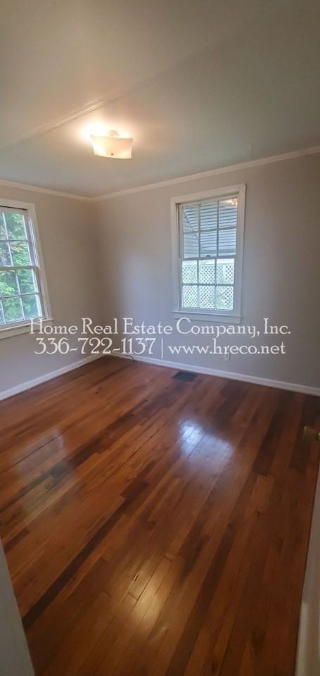 212 Terrace Ave - Photo 6 of 8