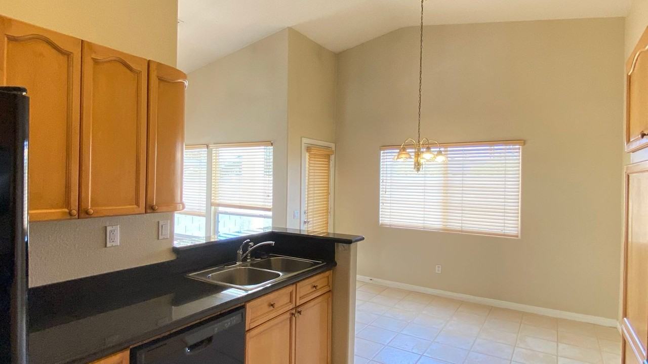 3320 Moon River St - Photo 6 of 22