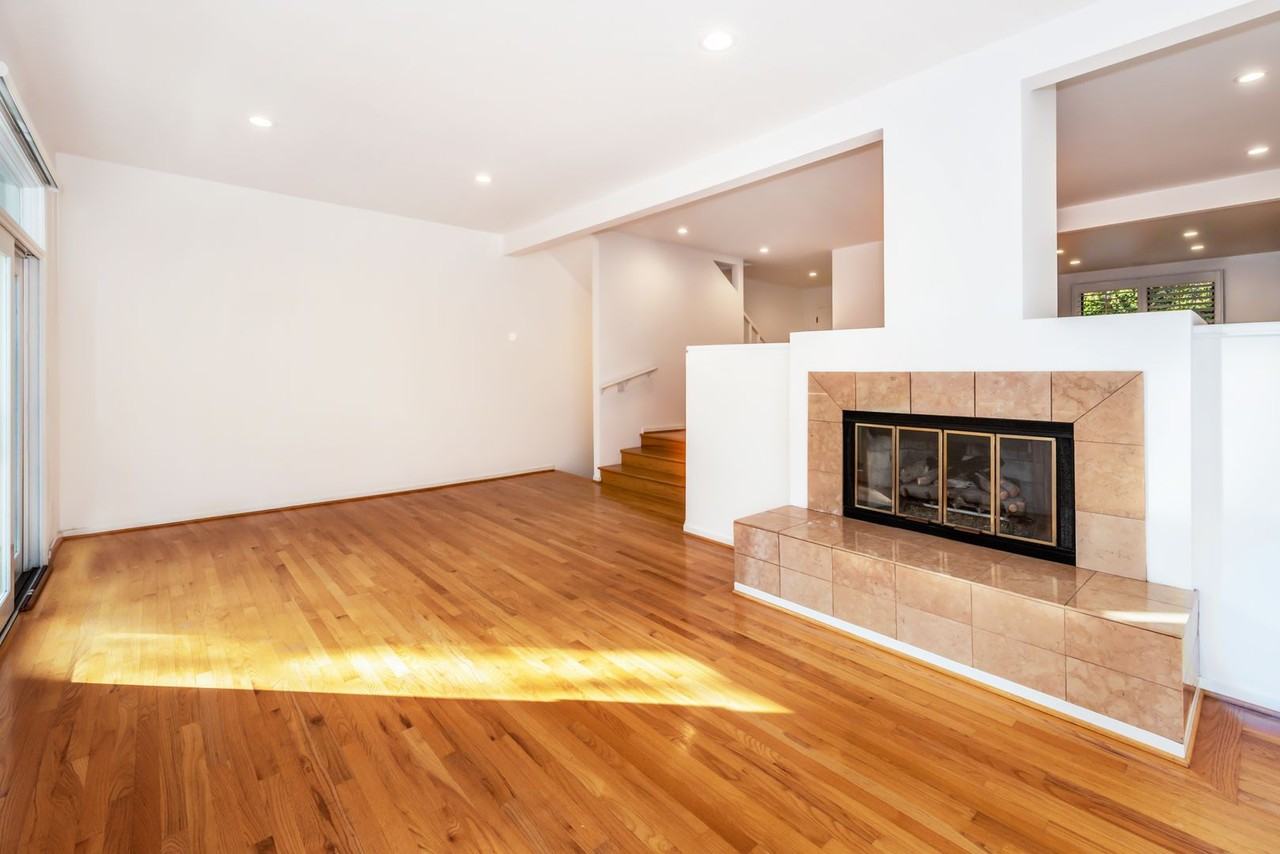 923 Weldon Rd - Photo 4 of 21