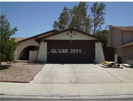 306 Tamarack Dr - Photo 3 of 10