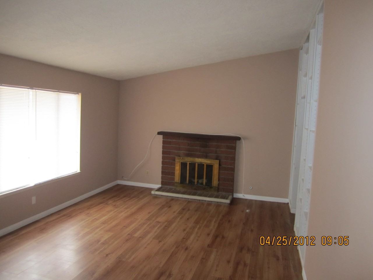 306 Tamarack Dr - Photo 4 of 10