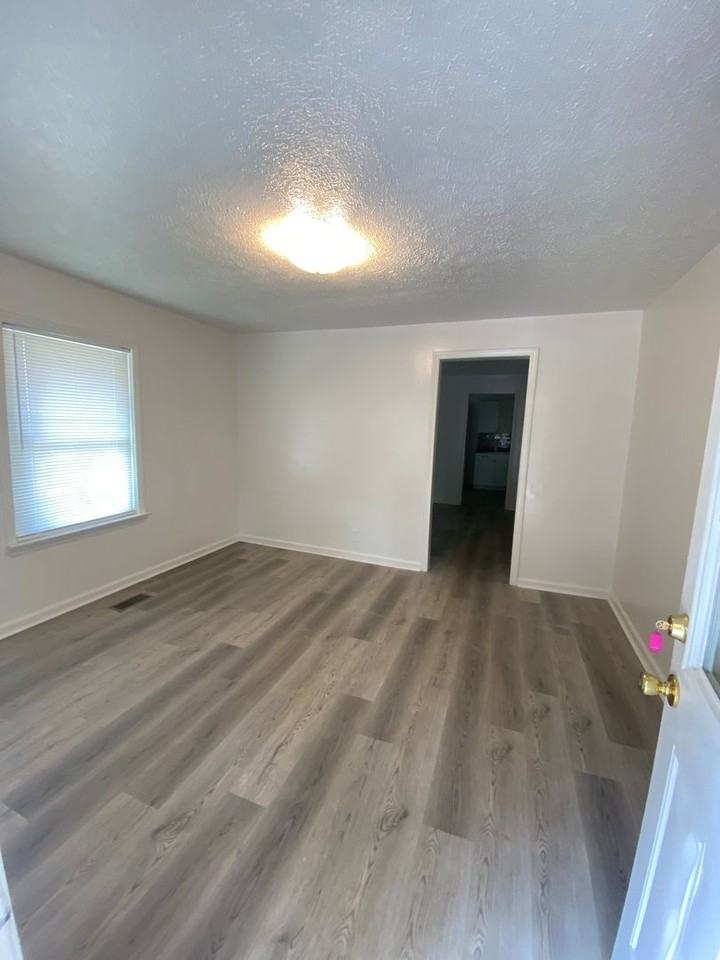1102B S Washington St - Photo 5 of 18