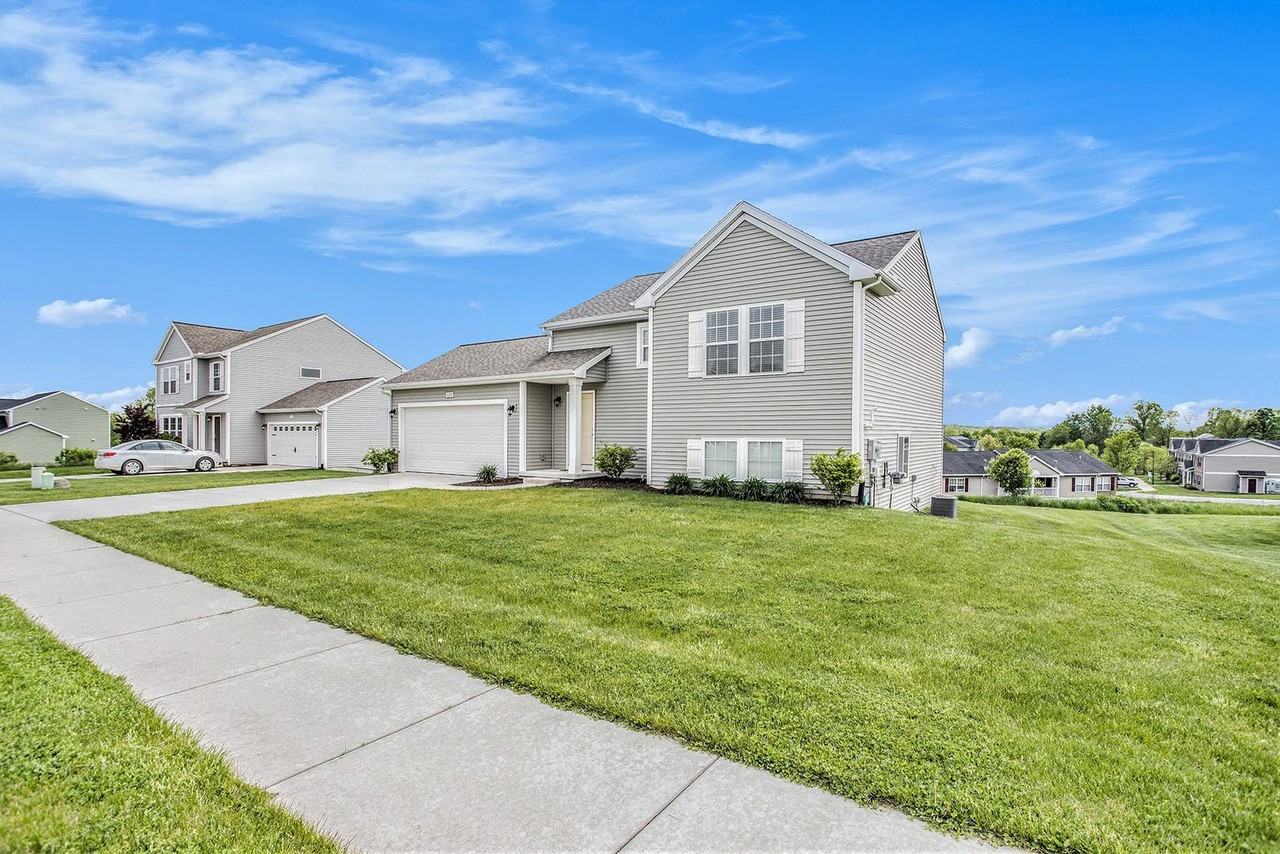 630 E North St - Photo 2 of 19