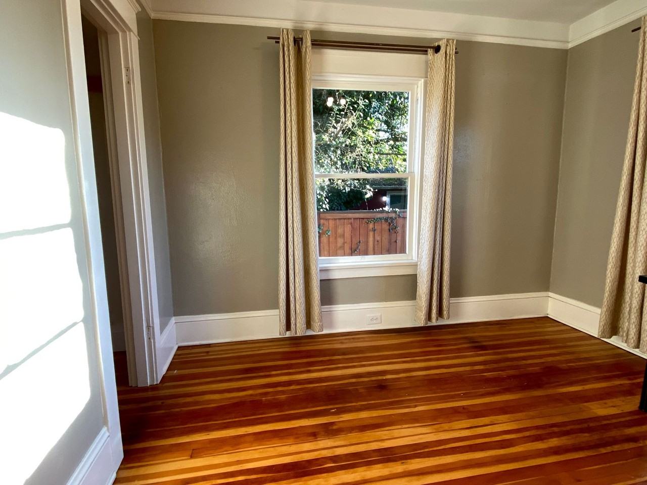 3715 N Commercial Ave - Photo 7 of 15