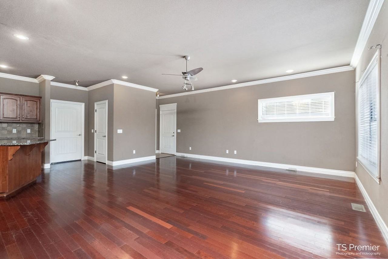 2037 N Box Ave - Photo 4 of 14