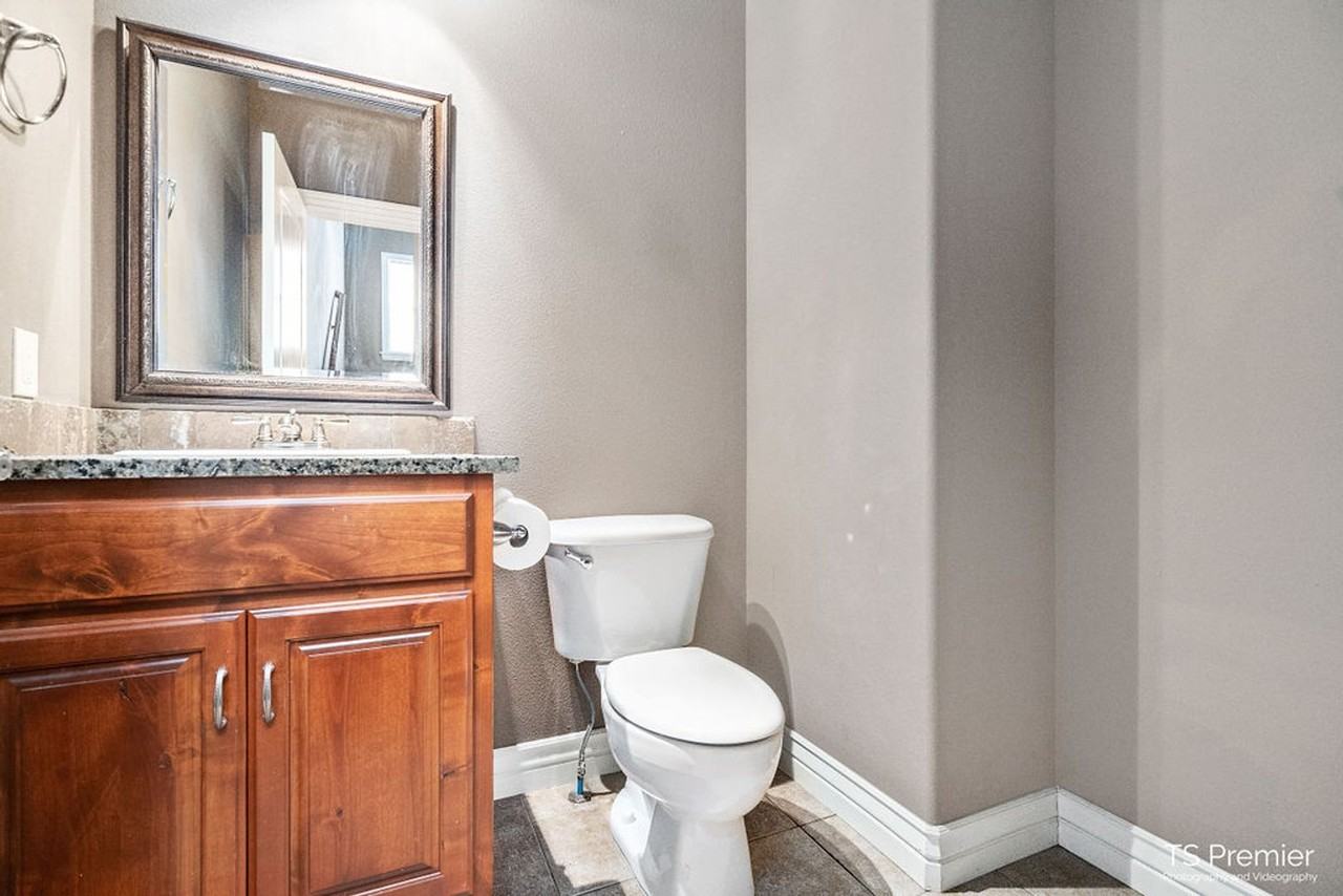 2037 N Box Ave - Photo 5 of 14