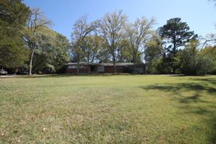 401 Lakeside Dr - Photo 1 of 1