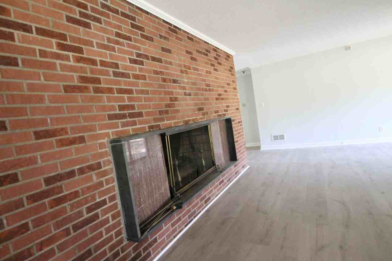 401 Lakeside Dr - Photo 4 of 18