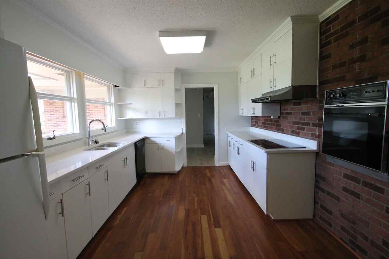 401 Lakeside Dr - Photo 6 of 18