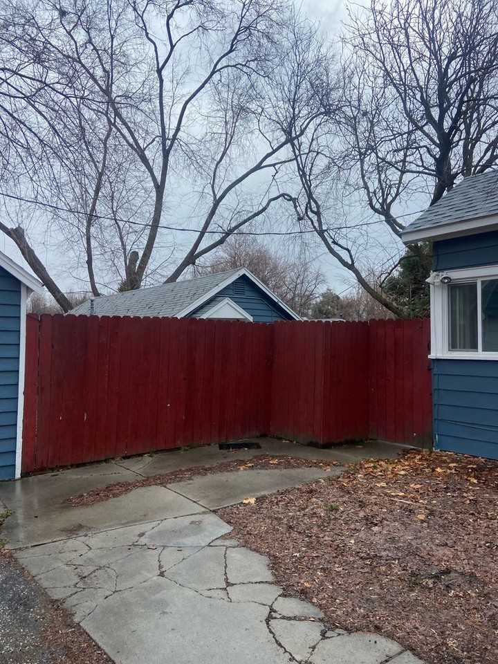 3304 1/2 N 36th St - Photo 2 of 27