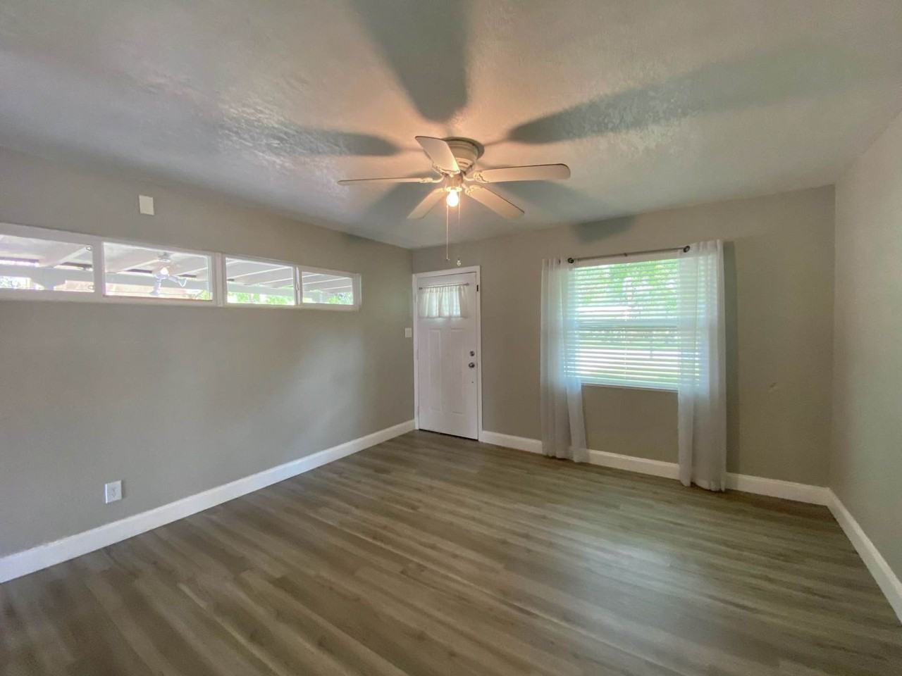 146 Nw 10th Dr - Photo 3 of 12