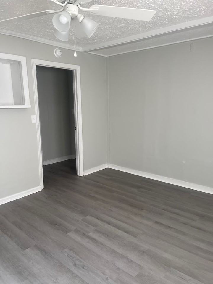 2223 Duitman Rd - Photo 2 of 15