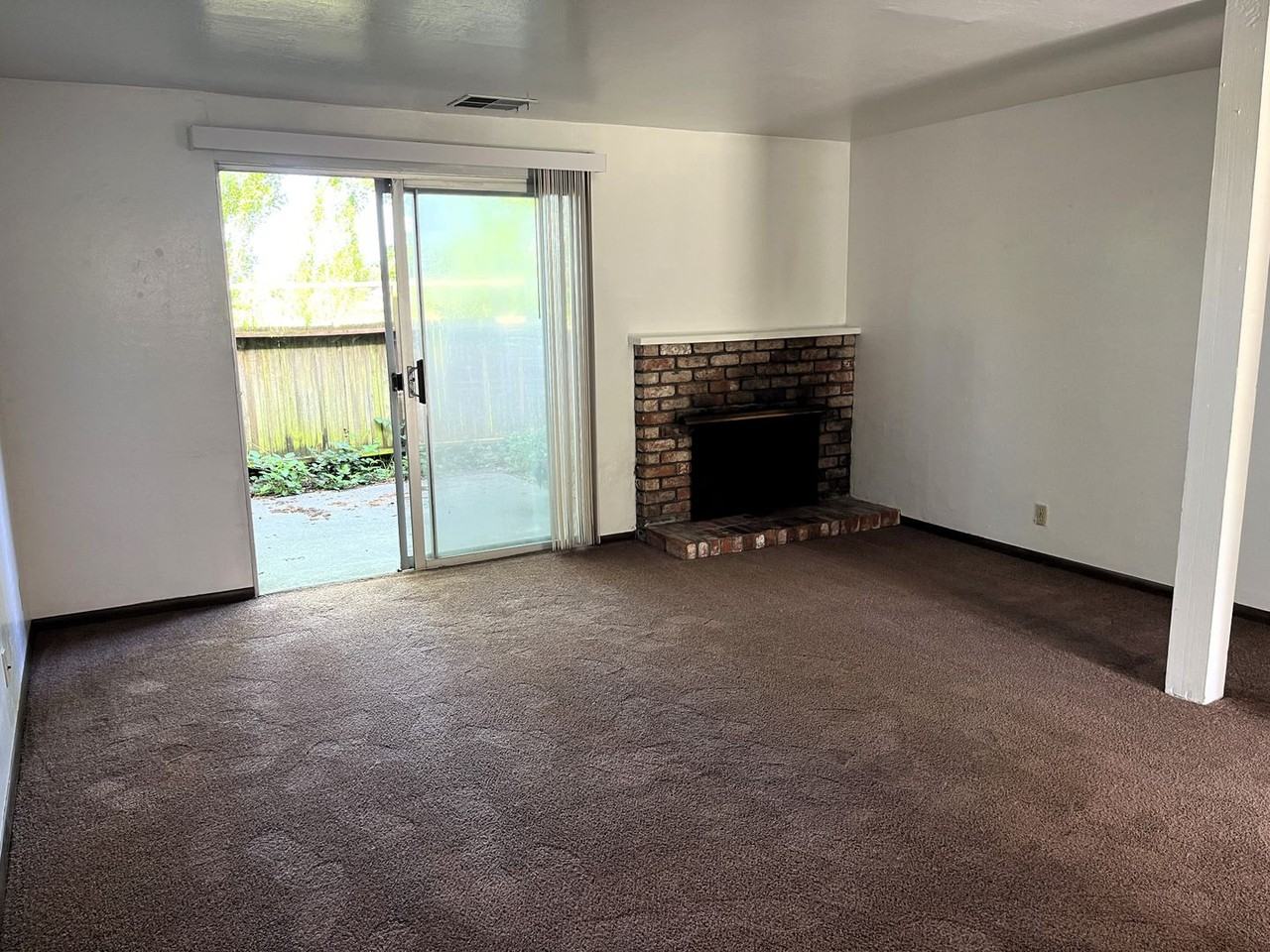 841 Bayside Rd - Photo 3 of 16