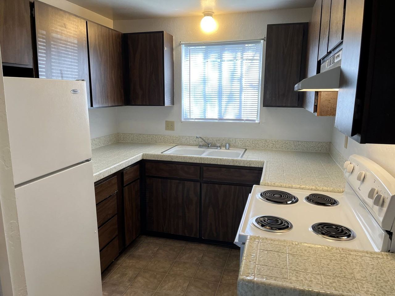 841 Bayside Rd - Photo 6 of 16