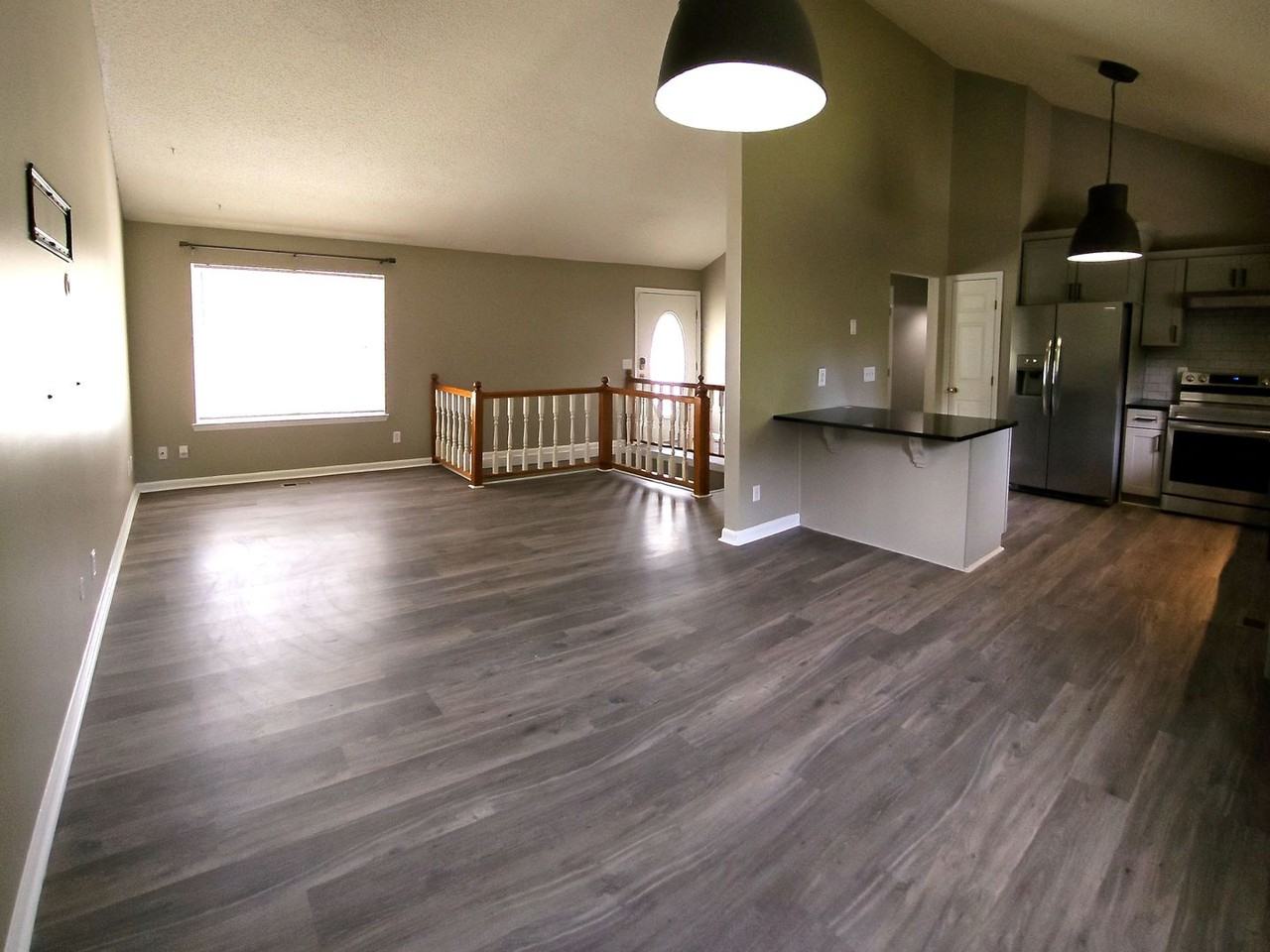 8610 Brookshadow Dr - Photo 5 of 21