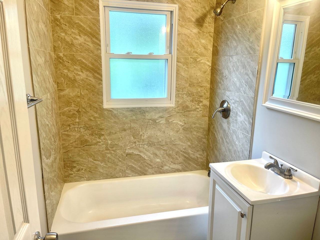 4000 Hardy Ave - Photo 2 of 18