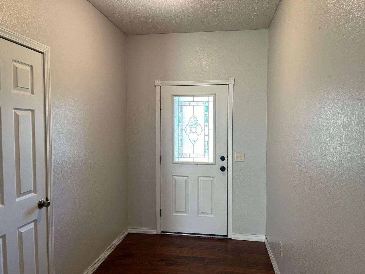 630 N Sunset Ave - Photo 3 of 30