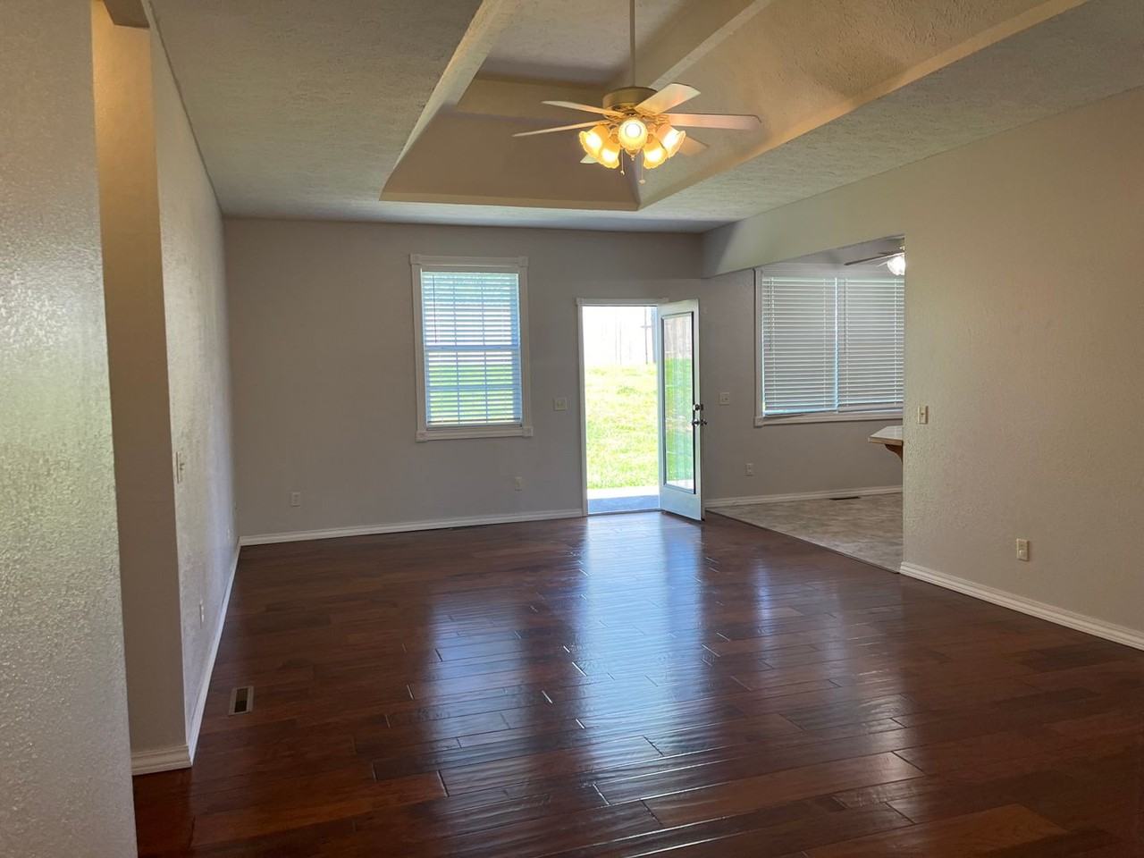 630 N Sunset Ave - Photo 4 of 30