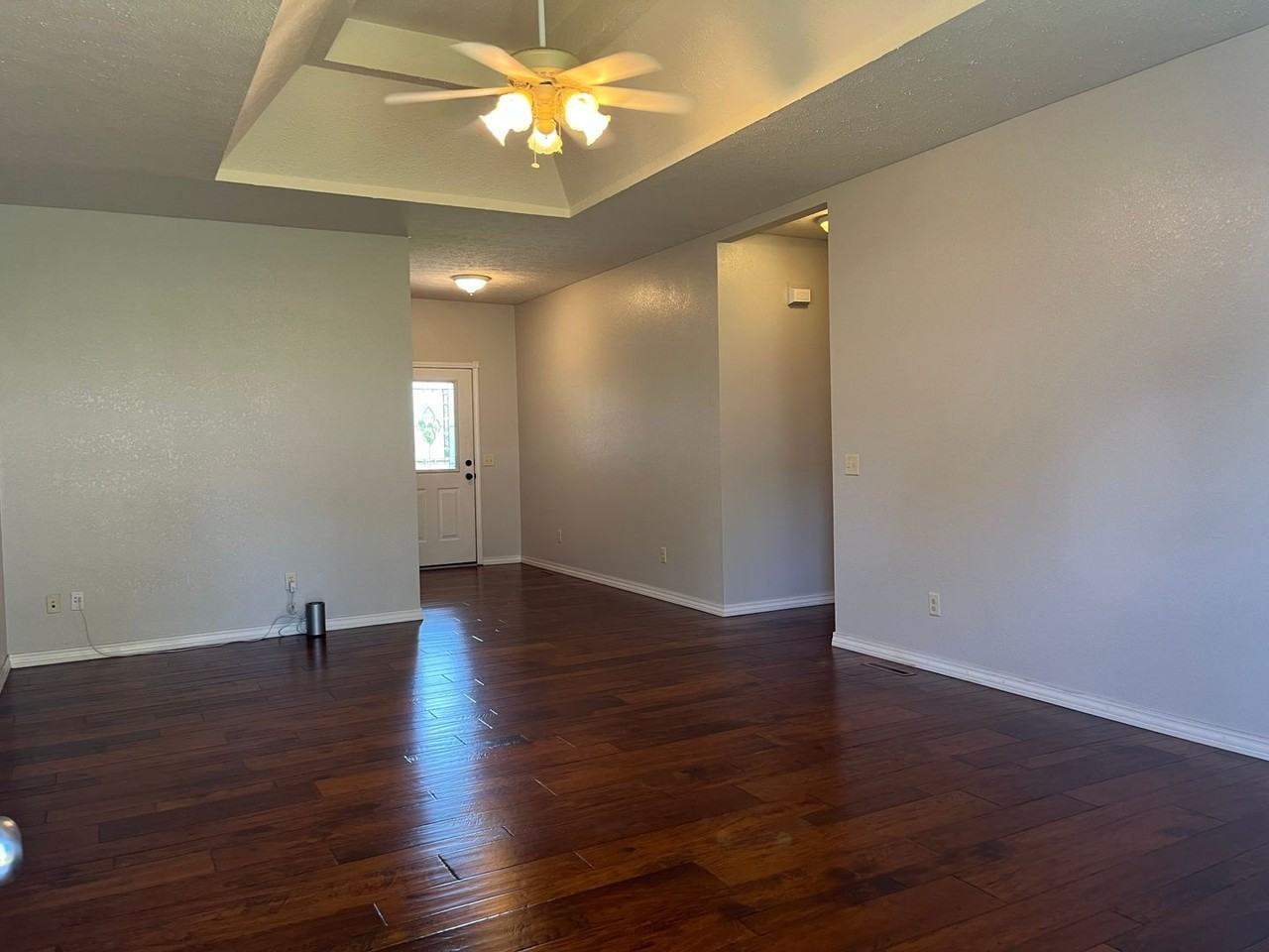 630 N Sunset Ave - Photo 5 of 30