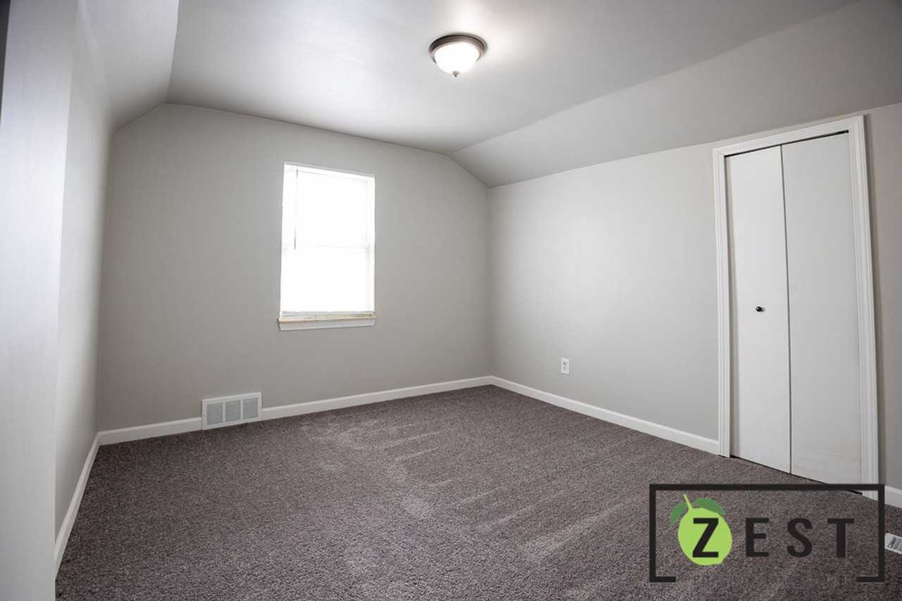 128 W Muir Ave - Photo 5 of 11