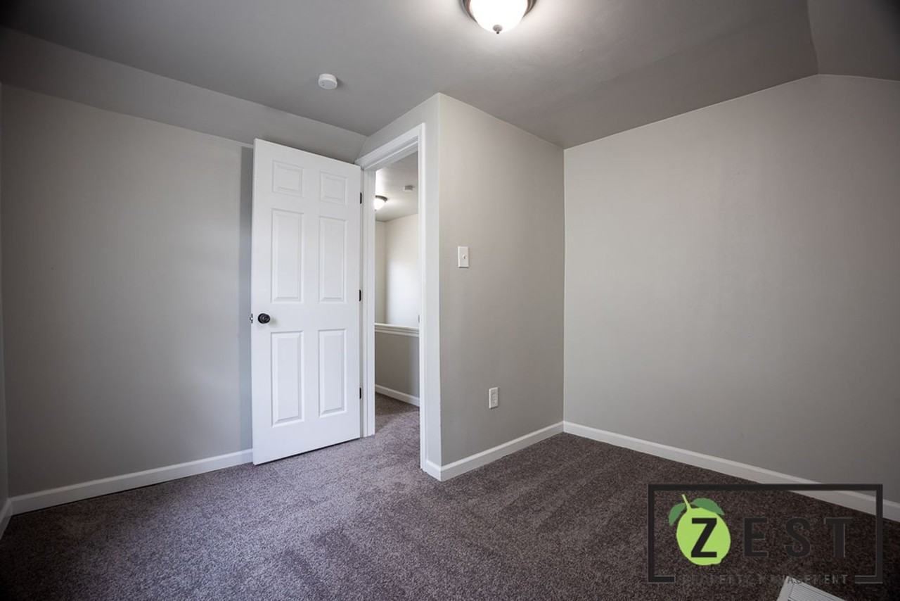 128 W Muir Ave - Photo 6 of 11