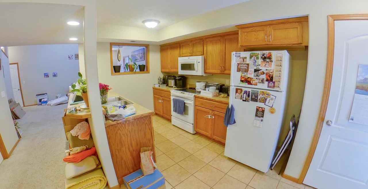 2706 Buttonwood Dr - Photo 2 of 11