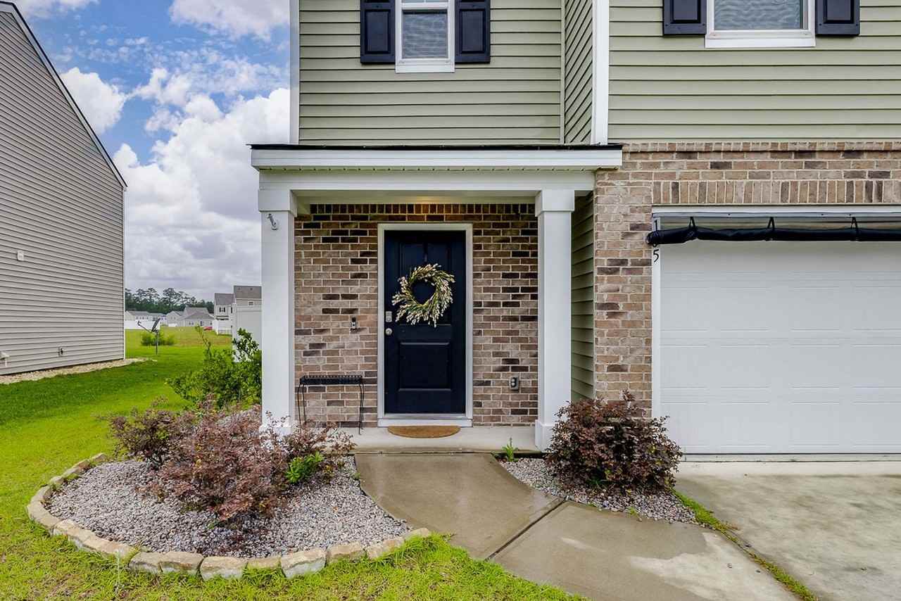 105 Tobago Cir - Photo 2 of 32