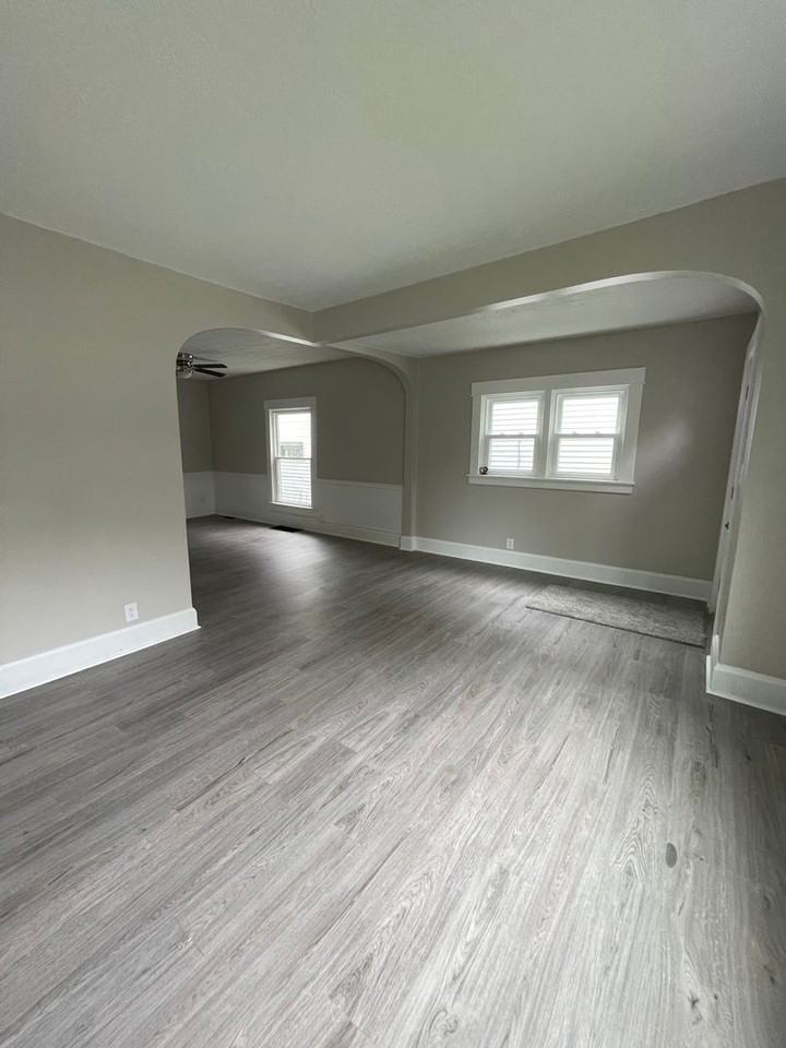 220 Gurley Ave - Photo 3 of 18