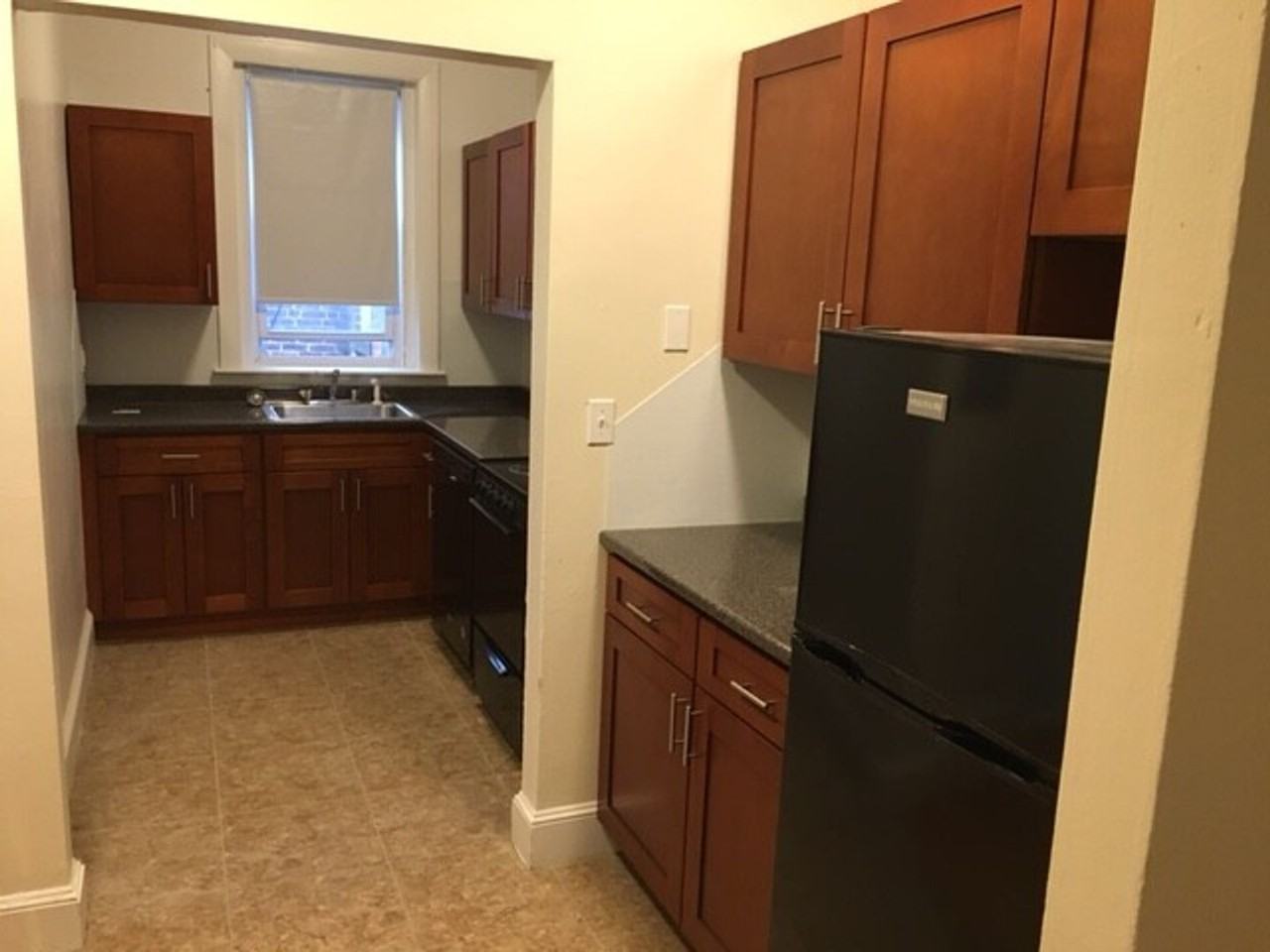 27 Lancaster Ter - Photo 6 of 18