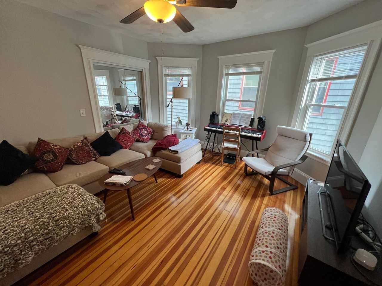 304 Highland Ave - Photo 2 of 21