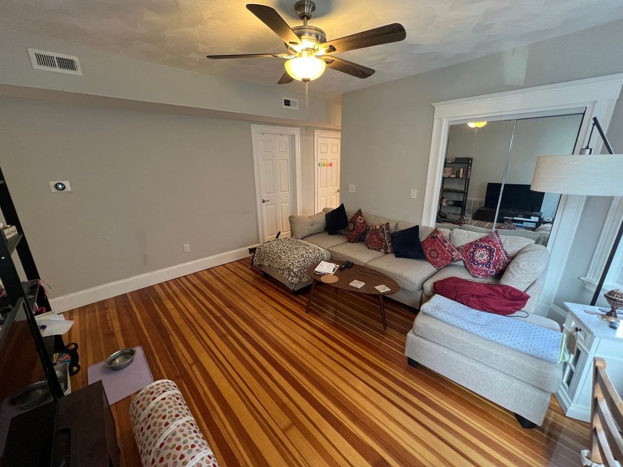 304 Highland Ave - Photo 4 of 21