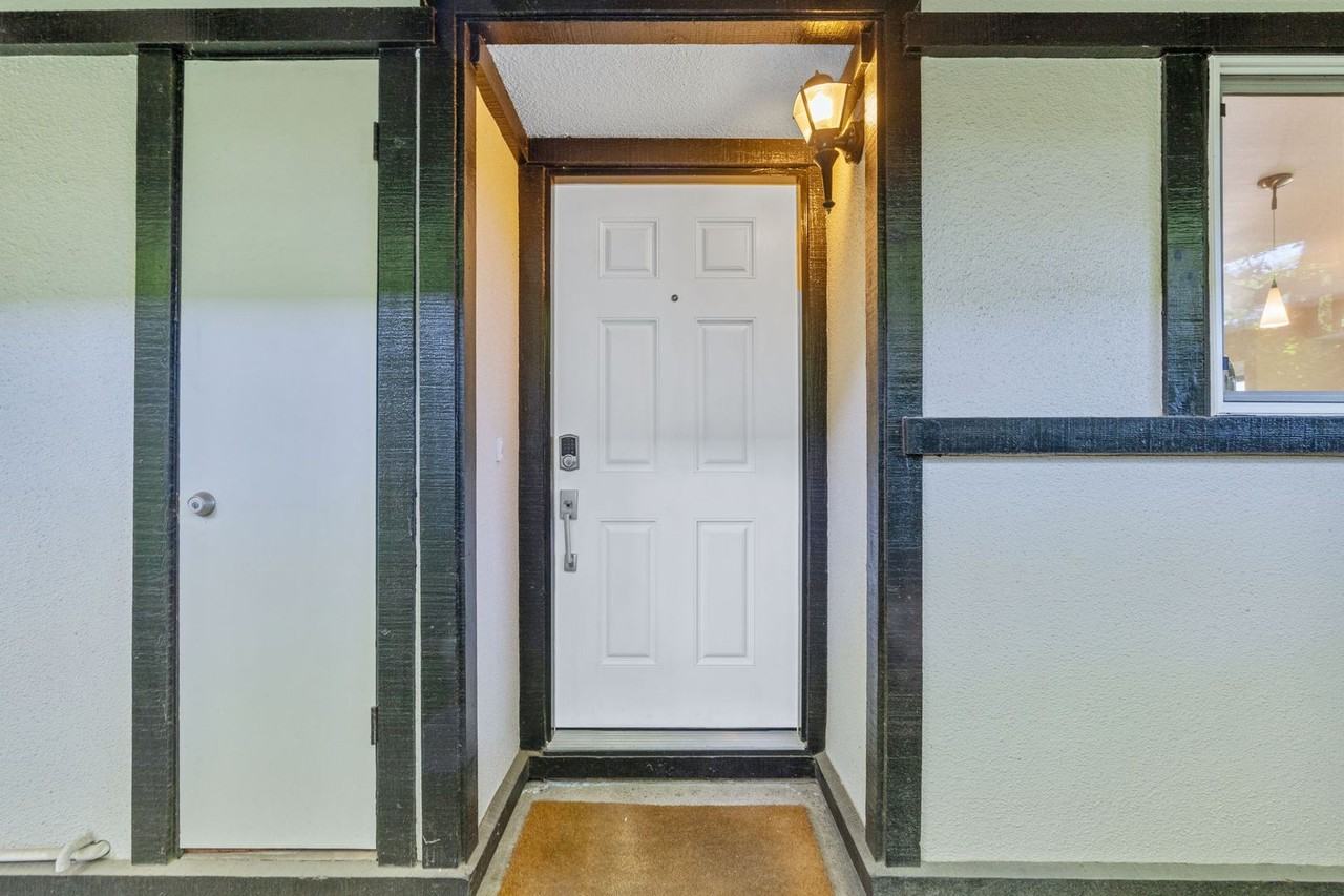 1042 East Ave - Photo 3 of 38