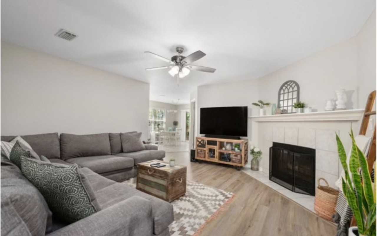 1270 Laura Ln - Photo 3 of 21