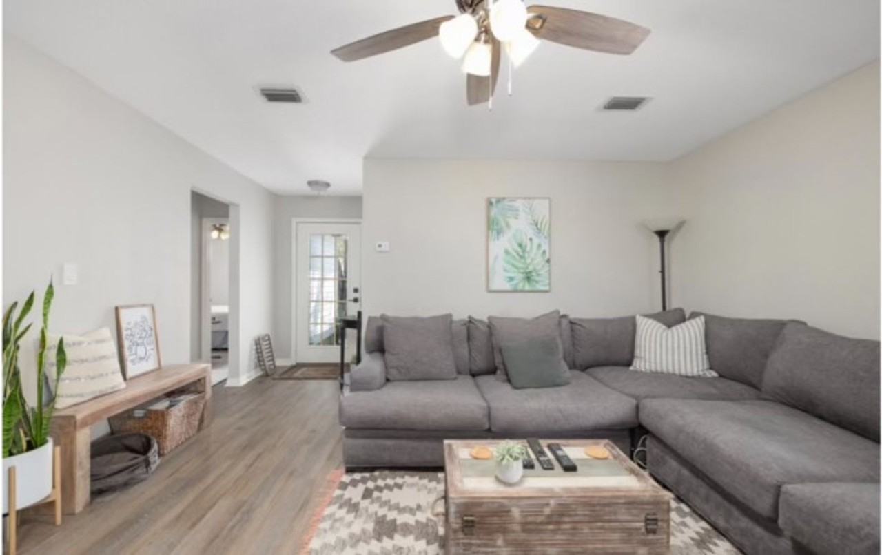 1270 Laura Ln - Photo 4 of 21