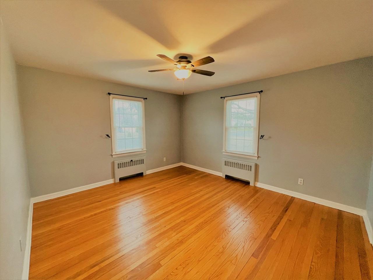 747 Williams St - Photo 5 of 11